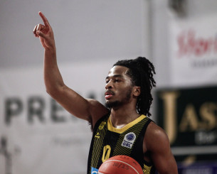 Με οδηγό Κούπερ «κλειδώνει» την όγδοη θέση ο Άρης κόντρα στην Καρδίτσα