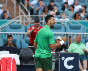 «Καθάρισε» τον Κεσμάνοβιτς και έγινε «100ρης» στο Wimbledon ο Τζόκοβιτς