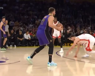 Μάγος Ντόντσιτς έσπασε τους αστραγάλους του Σενγκούν με τρομερή ντρίμπλα (vid)