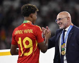 Ντε Λα Φουέντε για Γιαμάλ: «Έκανε μία δήλωση απόψε και έδειξε ότι πρέπει να κερδίσει την Χρυσή Μπάλα»