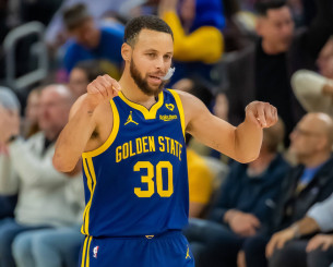 Ο Κάρι είπε «Night-night» στους Μέμφις με 52 πόντους και 12 τρίποντα