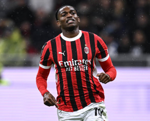 Εξετάζει την περίπτωση του Λεάο η Τσέλσι