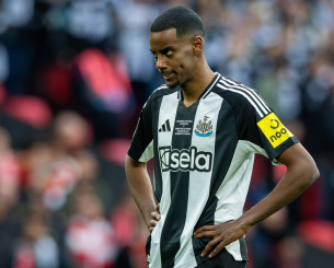 «Προτιμάει Λίβερπουλ ο Ίσακ»