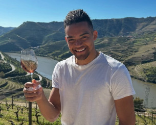 Χαλαρώνει στην Πορτογαλία ο Καραλής (pics)