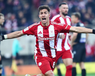 «Η Μάντσεστερ Γιουνάιτεντ τσεκάρει τον Κωστούλα»