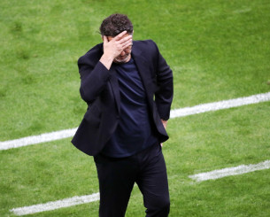 Ένας μόνιμα θλιβερός Παναθηναϊκός, «πνιγμένος» σε λάθη βγαλμένα απ’ το... Δελφινάριο