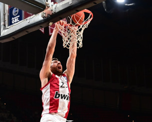 Άνοιξε το εστιατόριο του Άλεκ Πίτερς στο Μικρολίμανο (video)