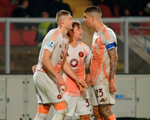 Εξάρα η Παρί Σεν Ζερμέν, αλλά η Μονακό έδωσε... παράταση στην «στέψη» της