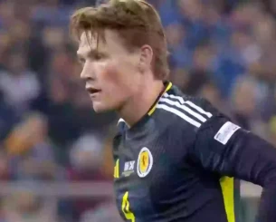 Έξαλλοι οι Σκωτσέζοι με τα λέιζερ στον ΜακΤόμινεϊ - Ζητούν την παρέμβαση της UEFA