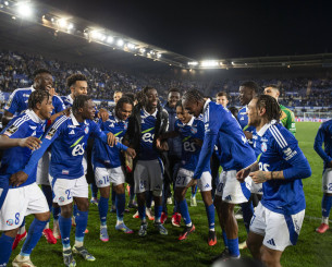 Τα πιτσιρίκια του Στρασβούργου κάνουν πλάκα και στοχεύουν στα αστέρια