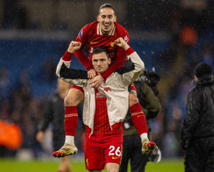 Φαβορί για να παραμείνει στη Λίβερπουλ ο Τσιμίκας - Προς την έξοδο ο Ρόμπερτσον