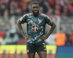 Η Μπάγερν «δένει» τον Ουπαμεκανό μέχρι το 2030