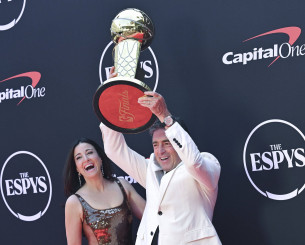 Ο Βικ Γκρούσμπεκ παραμένει CEO των Σέλτικς μέχρι το 2028