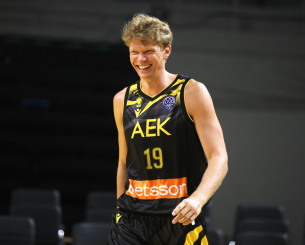 Έρχεται η νέα φανέλα της ΑΕΚ Betsson