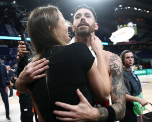 Άφησε πίσω του τα... γραφειοκρατικά, βαφτίστηκε Χριστιανός Ορθόδοξος και είναι έτοιμος να παντρευτεί την Μιλίτσα ο Βιλντόσα