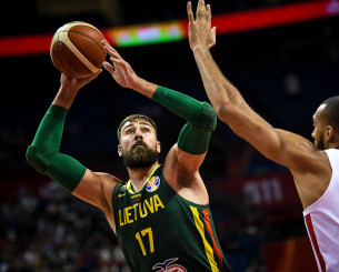 Ο Βαλαντσιούνας ανοίγει για πρώτη φορά τα χαρτιά του