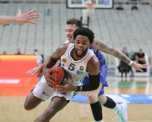 Επίσημη η «βόμβα» Μέικον στο Μαρούσι