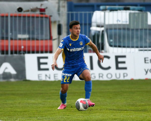 Στον Πανσερραϊκό ο Λύρατζης