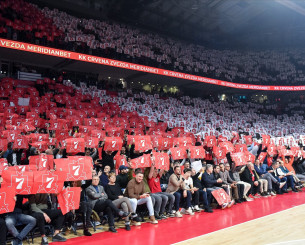 Οργανωμένοι του Ερυθρού Αστέρα: «Φερθείτε σύμφωνα με τις αξίες που έθεσαν οι γενιές πριν από εσάς»