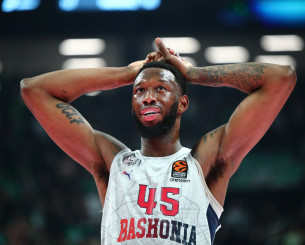 Ντόντα Χολ: Ο πόνος της απώλειας που έγινε κίνητρο στην μπασκέτα μιας αυλής