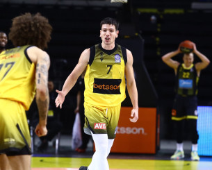 Κλείδωσε το deal: Φλιώνης τριετίας στην ΑΕΚ Betsson