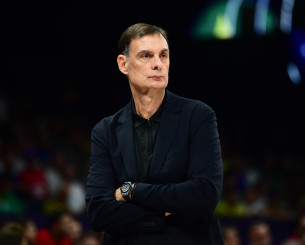 «Δυναμίτης» από την Αμερική ο δεύτερος ψηλός του Ολυμπιακού - Η συζήτηση με Λι και Λαρεντζάκη