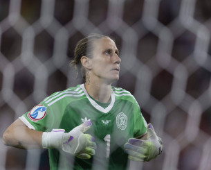 «Ό,τι έχουμε είναι το τώρα» - Η Αν-Κάτριν Μπέργκερ «απέκρουσε» δυο φορές τον καρκίνο και είναι εδώ δυνατή