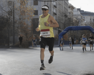 Η ena athletics υποδέχεται τον Κωνσταντίνο – Ντιν Kαρνάζη ως Παγκόσμιο Πρεσβευτή