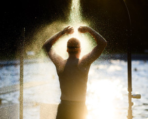 O λόγος που οι κολυμβητές κάνουν ντους ενδιάμεσα από τους αγώνες