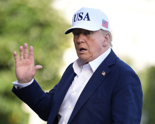 Ο Τραμπ θέλει επαγγελματική ομάδα των ΗΠΑ να αποκτήσει ξανά το παλιό της ρατσιστικό όνομα