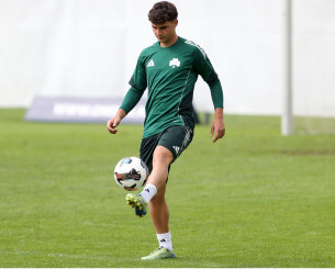 Φόβοι στον Παναθηναϊκό για σοβαρή «ζημιά» του Γιώργου Κυριόπουλου στο γόνατο