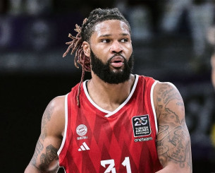 Επίσημα στην Αρμάνι Μιλάνο ο Μπούκερ