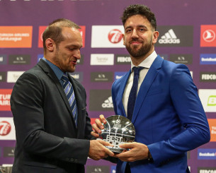 Αληθινός Μίδας: Αυτό είναι το δώρο του προέδρου της Χάποελ στον Μίτσιτς εκτός από τα 15 εκατομμύρια