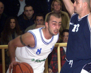 Πέθανε ο Βασίλης Μπανακάκης