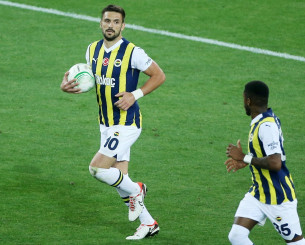 Υπογράφει στον Ερυθρό Αστέρα και επιστρέφει στη Σερβία ο Τάντιτς