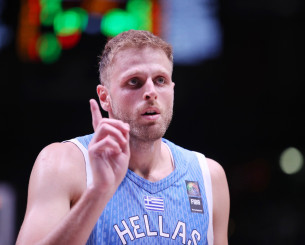 Σε ανοιχτή γραμμή με τον Χαραλαμπόπουλο η ΑΕΚ Betsson