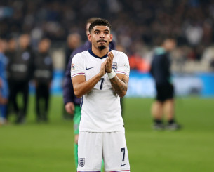 Η «Daily Mail» αποκαλύπτει: «Το ταξίδι και το πλάνο: Έτσι κράτησε τον Γκιμπς-Γουάιτ στη Νότιγχαμ ο Μαρινάκης»