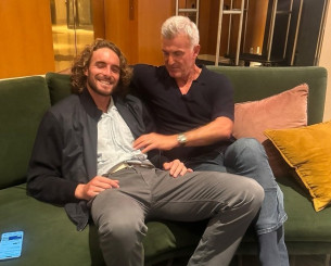 «Πατέρας και γιος, προπονητής και παίκτης»: Η ανάρτηση του Απόστολου Τσιτσιπά με τον Στέφανο