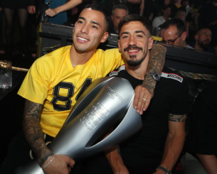 «Κρέμασε» τα παπούτσια του ο Σιμόες, με μία ανάρτηση γεμάτη... ΑΕΚ! (video)