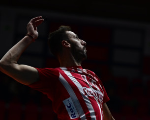 Ανανέωσε ο Ζουπάνη με τον Ολυμπιακό