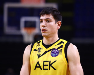 Επίσημο: Φλιώνης τριετίας στην ΑΕΚ Betsson