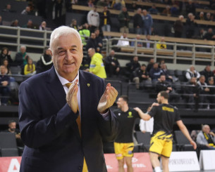 «Coach speaking»: Ο εναρκτήριος λόγος του Σάκοτα στην «πρώτη» της ΑΕΚ