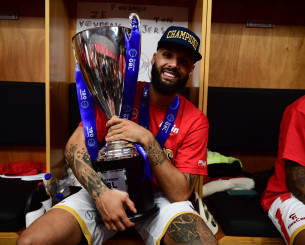 Ολυμπιακός για Φουρνιέ: «Σπίτι είναι εκεί που βρίσκεται η καρδιά σου»