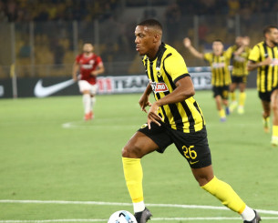 Ο Μαρσιάλ μιλά με την Μοντερέι