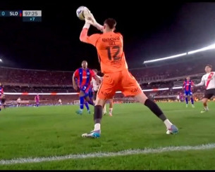 Ο ήρωας της Σαν Λορέντσο - Η τρομερή επέμβαση του Χιλ που κράτησε το μηδέν στο 97' (video)