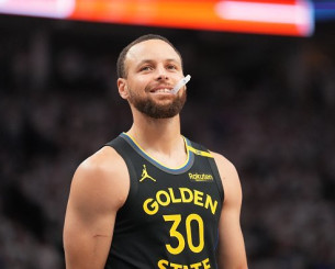 Τα 72 τρίποντα του Κλέι Τόμσον είναι... λίγα για τον Κάρι - Θυμήθηκε τότε που έβαλε 105 σερί (video)