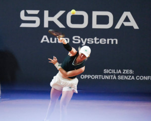 Αυτή είναι η τενίστρια που παίζει με πέντε δάχτυλα λιγότερα και μπήκε στο Top-100 του κόσμου