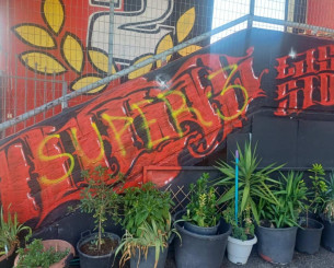 Βανδαλισμοί και γκράφιτι στο γήπεδο του Απόλλωνα Καλαμαριάς