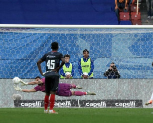 Απέκρουσε πέναλτι ο Καπίνο στην πρεμιέρα του ελβετικού πρωταθλήματος (video)