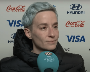 Σάλος με το σχόλιο της Ραπίνο μετά τη νίκη της Αγγλίας στο Euro γυναικών: «Οι γκέι πάνω από όλους»